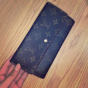 Authentic vintage Louis Vuitton long Sarah Wallet